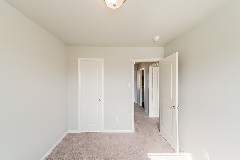 Photo 14 of 27 - 8015 Distant Harbor Rd, Baytown, TX 77523