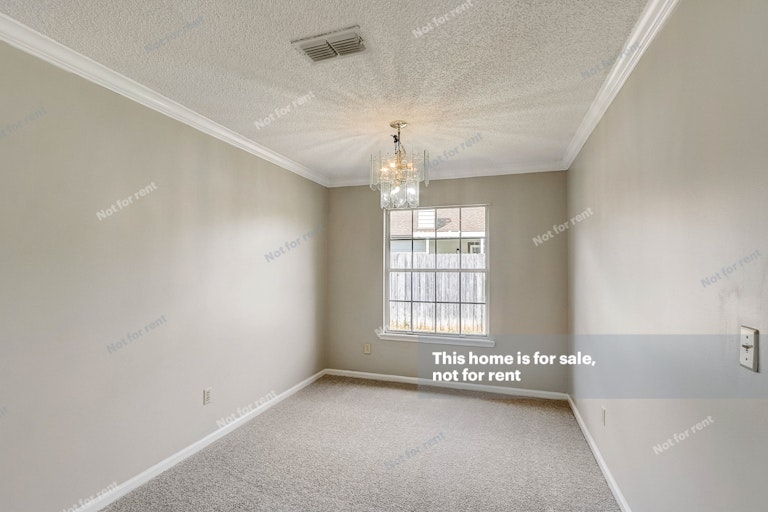 Photo 8 of 27 - 8029 Swamp Flower Dr, Jacksonville, FL 32244