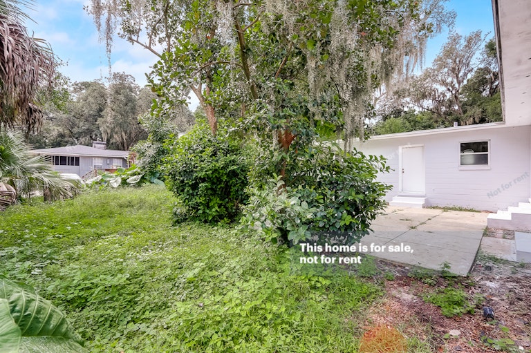 Photo 30 of 32 - 6438 Swallow Cove Rd, Jacksonville, FL 32211