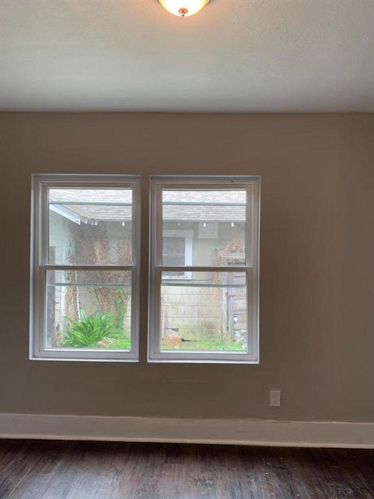 Photo 14 of 17 - 211 E Sterling St #4, Baytown, TX 77520