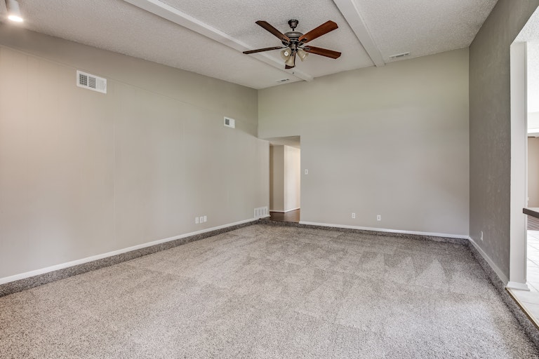 Photo 11 of 27 - 2333 Boca Raton, Mesquite, TX 75150