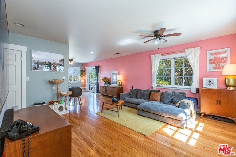 Photo 43 of 53 - 4957 W Melrose Hl, Los Angeles, CA 90029