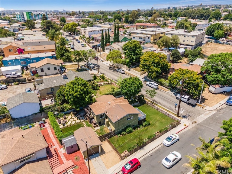 Photo 29 of 33 - 596 E 67th St, Inglewood, CA 90302