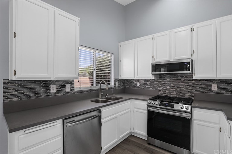 Photo 10 of 34 - 2091 Roanoke St, San Jacinto, CA 92582