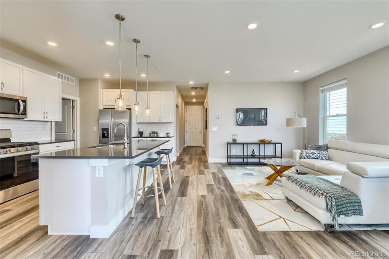 Photo 3 of 24 - 5968 Odessa St, Aurora, CO 80019