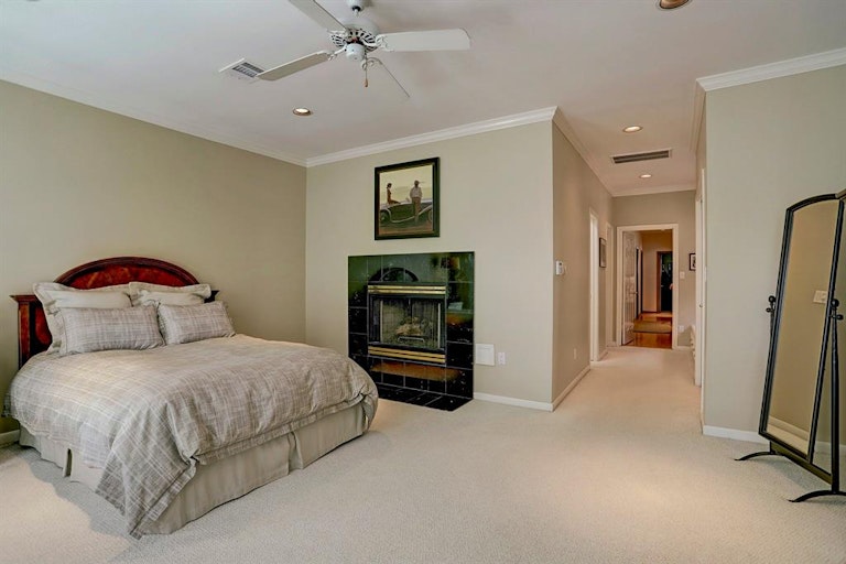 Photo 11 of 32 - 6308 Taggart St Unit B, Houston, TX 77007