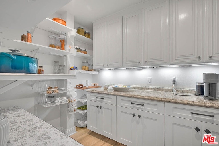 Photo 25 of 54 - 14826 Otsego St, Sherman Oaks, CA 91403