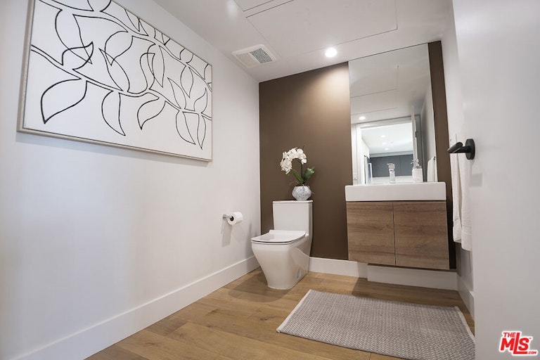 Photo 9 of 23 - 1806 N Gramercy Pl Unit PH2, Los Angeles, CA 90028