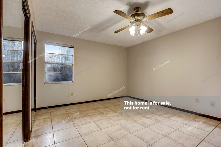 Photo 20 of 43 - 6215 Ogden Rd, Jacksonville, FL 32216