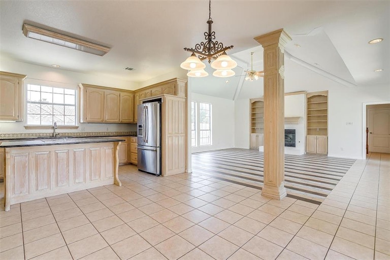 Photo 10 of 40 - 6006 Sunderland Dr, Colleyville, TX 76034