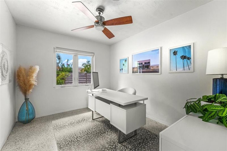 Photo 13 of 63 - 2106 Temple St, Sarasota, FL 34239