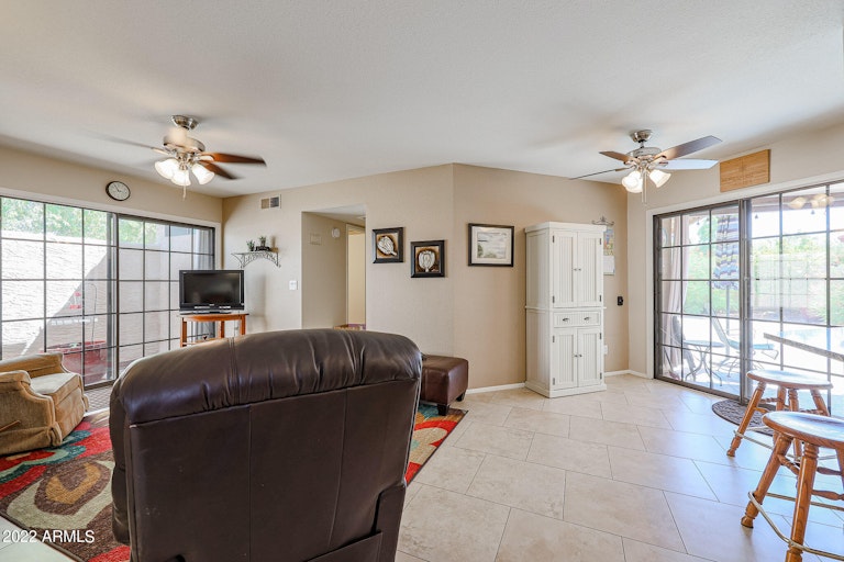 Photo 18 of 38 - 5207 E Half Moon Dr, Phoenix, AZ 85044