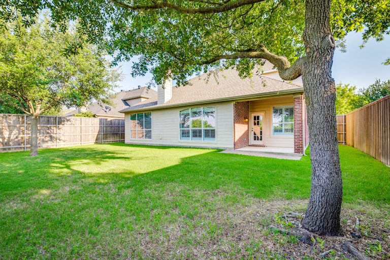 Photo 5 of 32 - 460 Fremont Dr, Rockwall, TX 75087