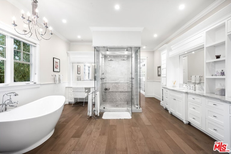 Photo 31 of 52 - 17524 Jayden Ln, Encino, CA 91316