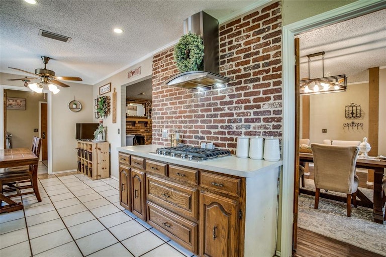 Photo 7 of 36 - 3008 Kensington Dr, Mesquite, TX 75150