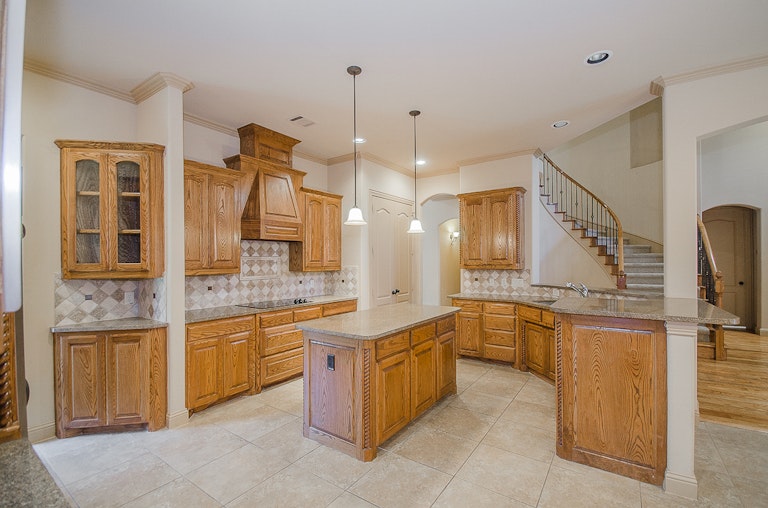 Photo 5 of 47 - 3006 Queen Ann Ct, Arlington, TX 76001