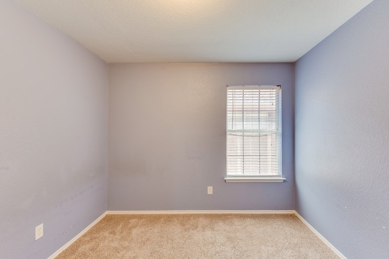 Photo 24 of 28 - 5717 Magnum Dr, Arlington, TX 76018