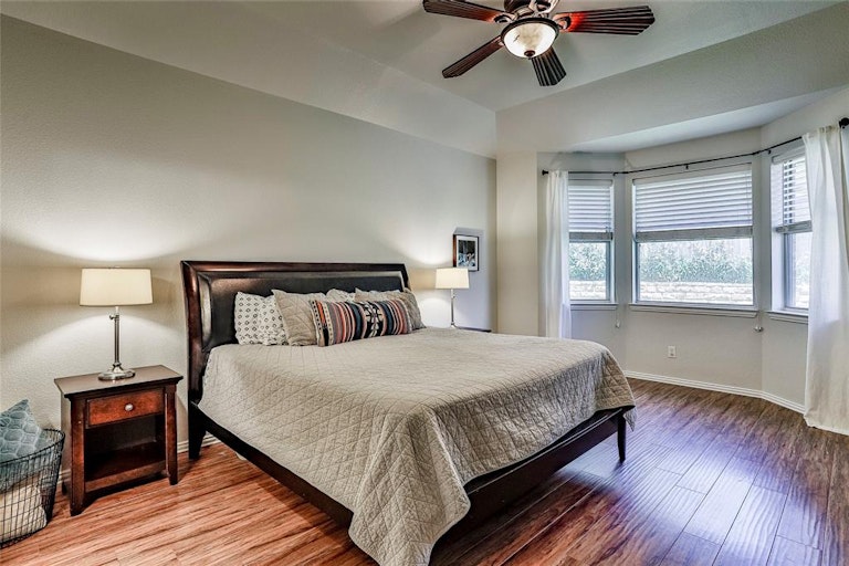 Photo 18 of 32 - 3949 Diamond Ridge Dr, Fort Worth, TX 76244