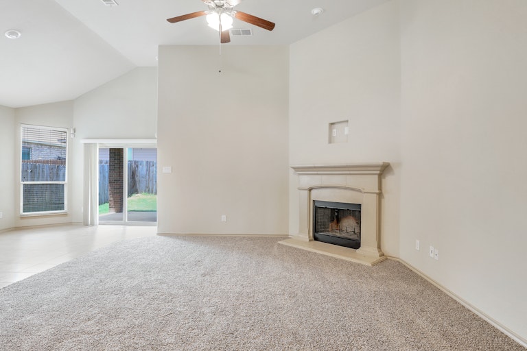 Photo 2 of 25 - 10849 Emerald Park Ln, Haslet, TX 76052
