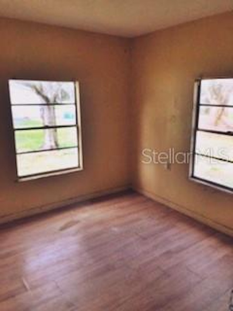 Photo 12 of 17 - 704 Lime Ave, Dundee, FL 33838