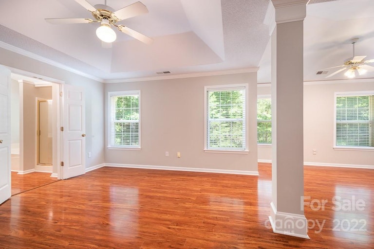 Photo 32 of 37 - 14200 Queens Carriage Pl, Charlotte, NC 28278