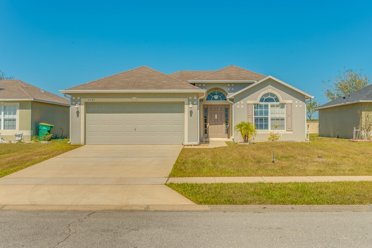 Photo 1 of 20 - 5527 Sycamore Canyon Dr, Kissimmee, FL 34758