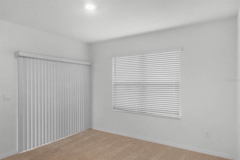 Photo 22 of 40 - 729 Squires Grove Dr, Winter Haven, FL 33880