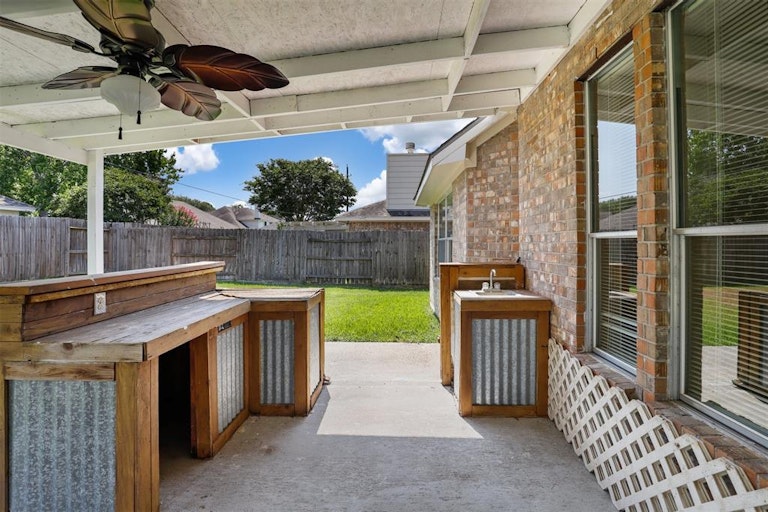 Photo 28 of 35 - 3603 Beacon Hill Dr, Pearland, TX 77584