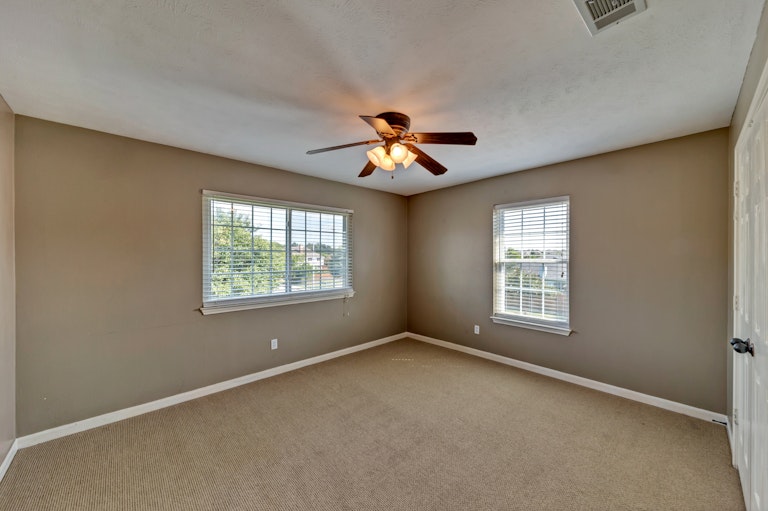 Photo 18 of 28 - 8029 Dusty Way, Fort Worth, TX 76123