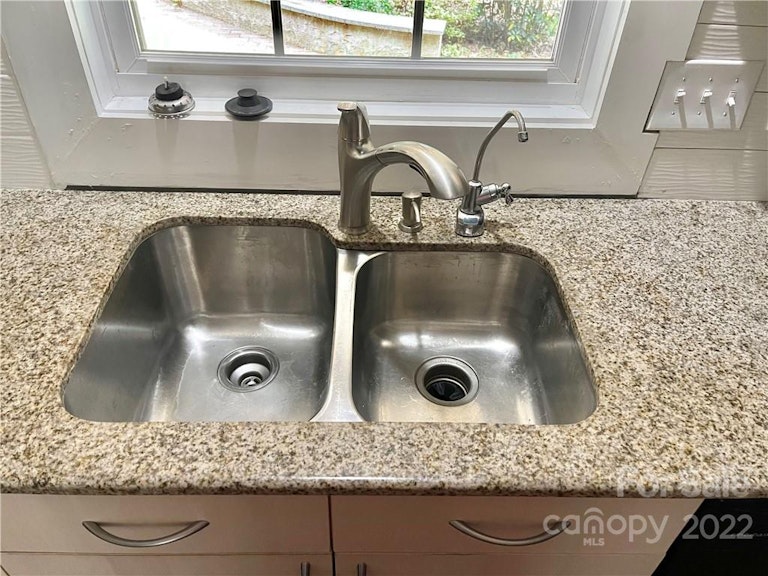 Photo 36 of 37 - 14108 Mill House Dr, Matthews, NC 28105