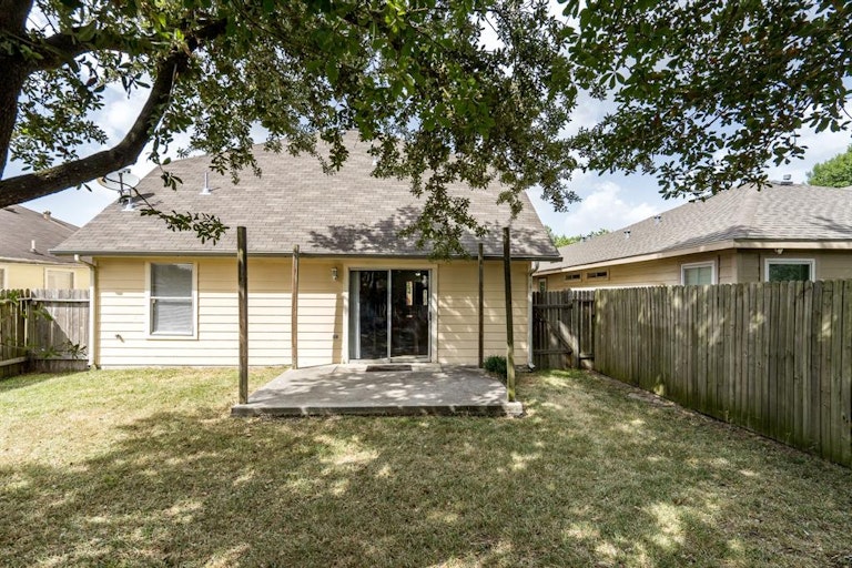Photo 17 of 19 - 11927 Rolling Stream Dr, Tomball, TX 77375
