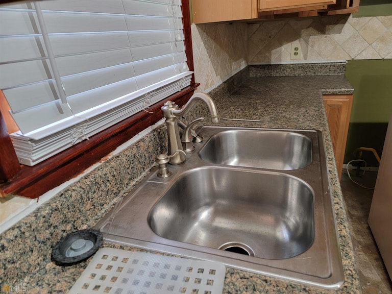 Photo 12 of 20 - 1028 Mountain View Rd NW, Conyers, GA 30012