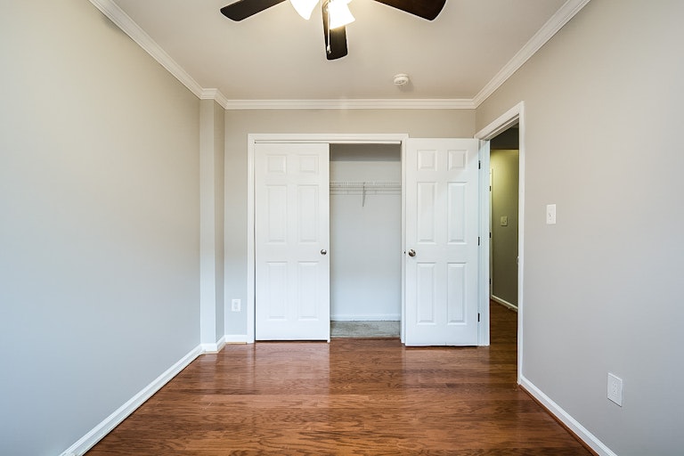 Photo 12 of 15 - 5507 Vista View Ct, Raleigh, NC 27612