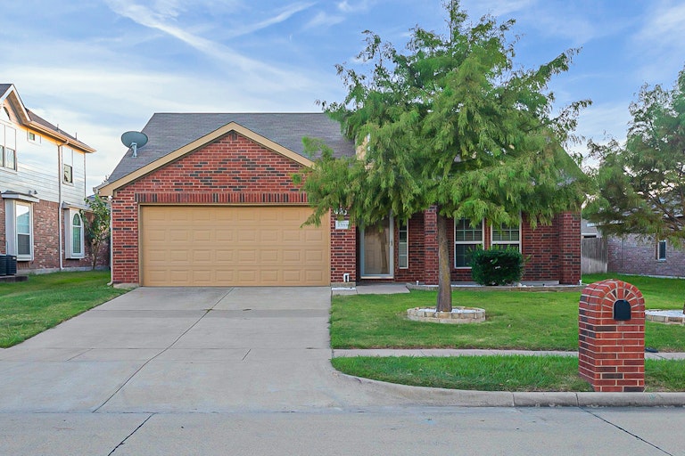 Photo 1 of 26 - 2319 Sparrow, Forney, TX 75126