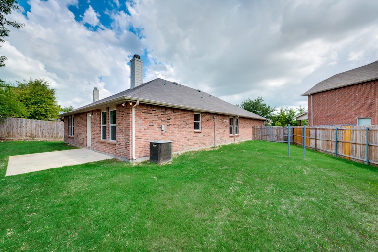 Photo 6 of 37 - 12823 Serenity Dr, Frisco, TX 75035