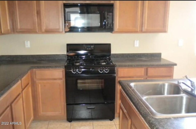 Photo 6 of 10 - 7356 W Beverly Rd, Laveen, AZ 85339