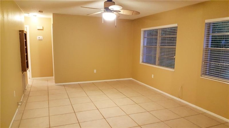Photo 5 of 24 - 922 Mill Creek Rd, Bradenton, FL 34212