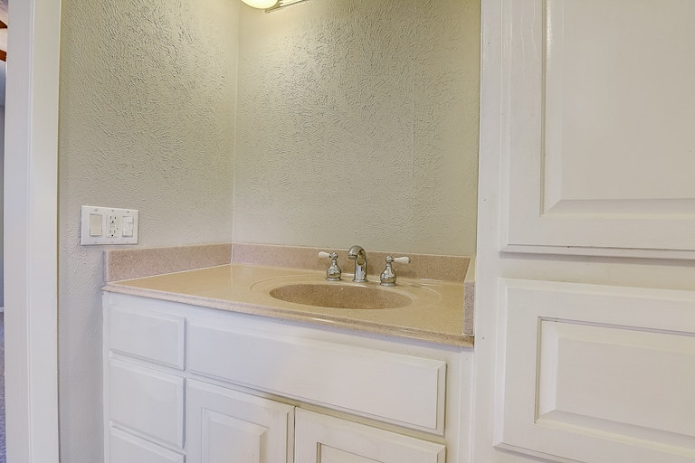 Photo 10 of 42 - 7517 Evergreen Dr, Watauga, TX 76148