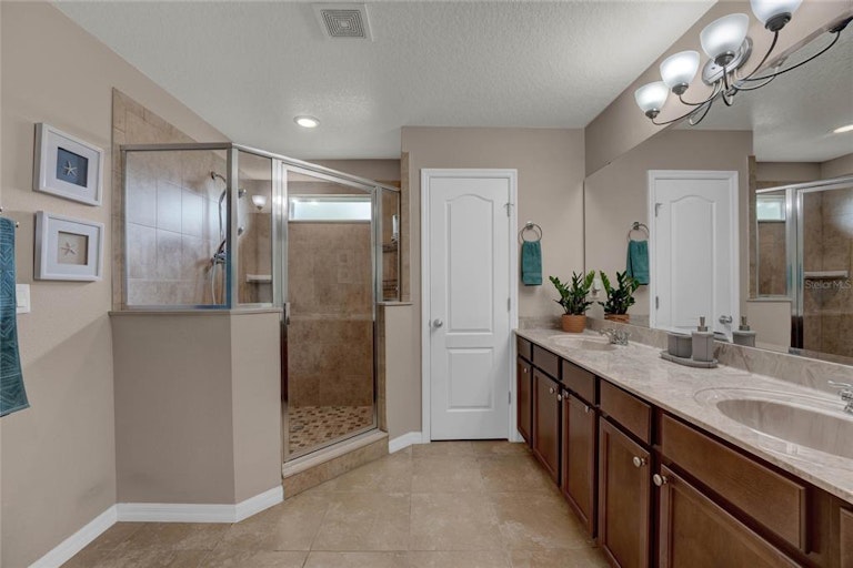 Photo 12 of 36 - 1033 Wood Cv, Kissimmee, FL 34743