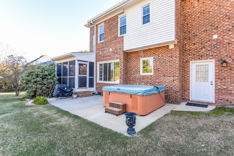 Photo 25 of 25 - 503 Oldwyck Dr, Fuquay Varina, NC 27526