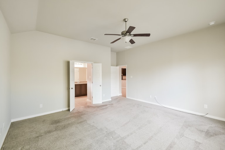 Photo 15 of 25 - 430 Pecan Mdws, New Braunfels, TX 78130