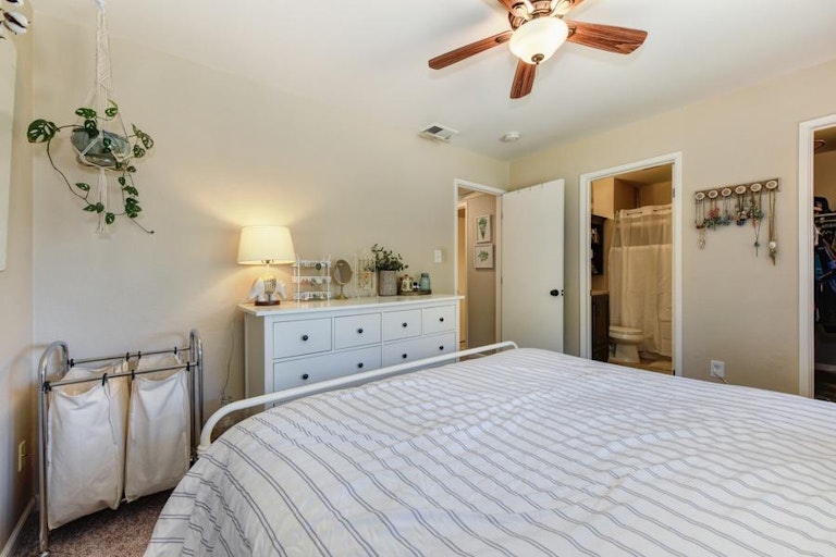 Photo 22 of 31 - 4137 California Ave, Carmichael, CA 95608