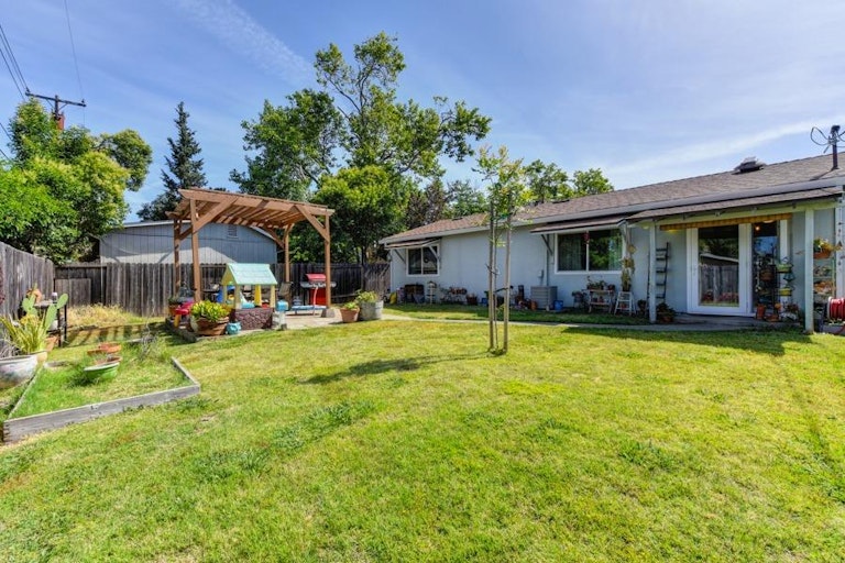 Photo 28 of 31 - 4137 California Ave, Carmichael, CA 95608