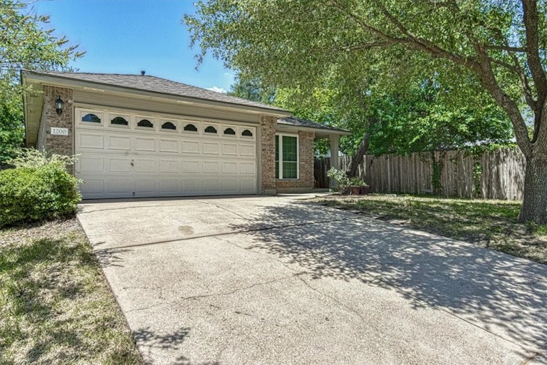 Photo 3 of 28 - 1200 Pine Portage Loop, Leander, TX 78641