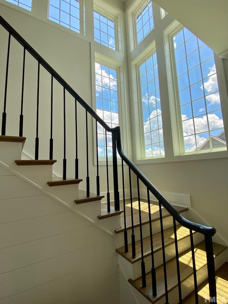 Photo 3 of 37 - 2101 Princeville Dr, Apex, NC 27523