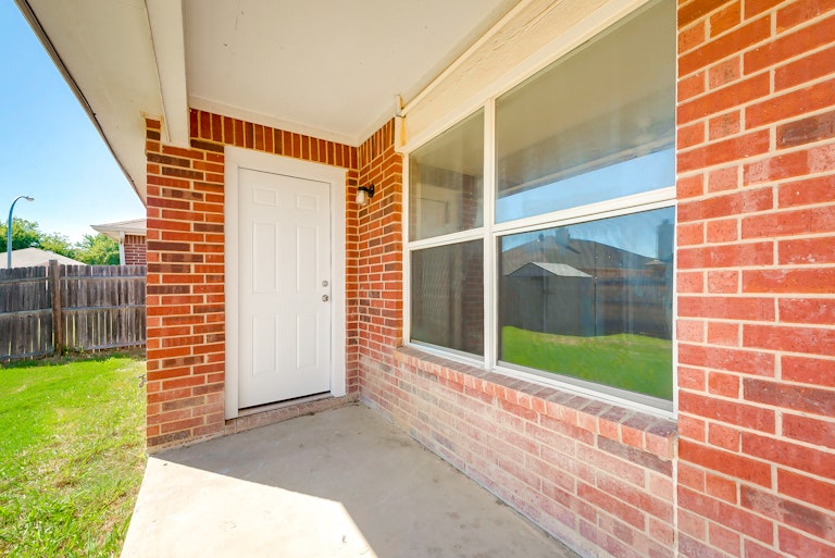 Photo 27 of 27 - 8954 Rushing River Dr, Fort Worth, TX 76118