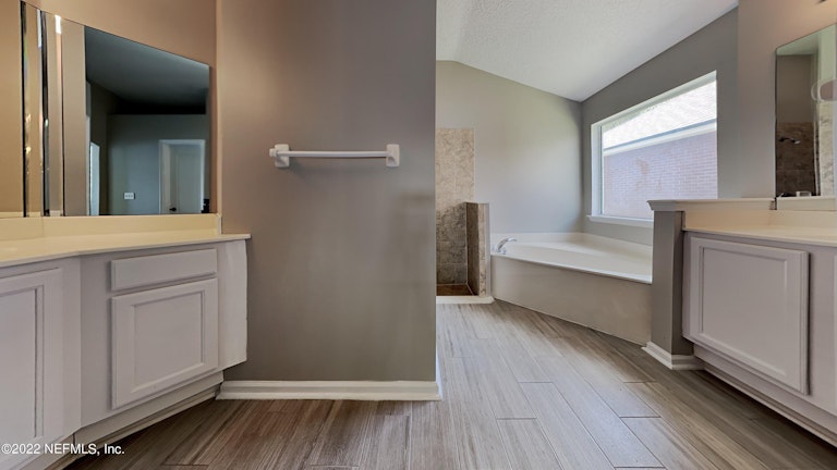 Photo 9 of 19 - 640 Acorn Chase Dr, Orange Park, FL 32065