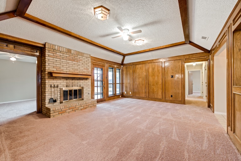 Photo 3 of 28 - 2213 Trinity Springs Dr, Carrollton, TX 75007