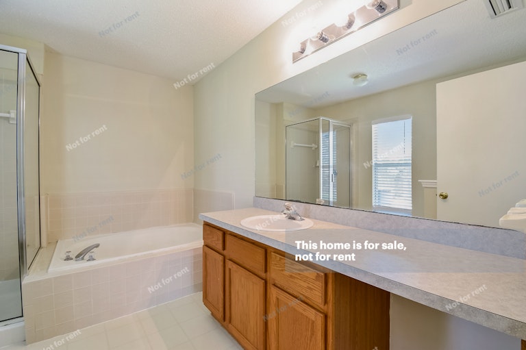 Photo 6 of 30 - 574 Chancellor Dr W, Jacksonville, FL 32225