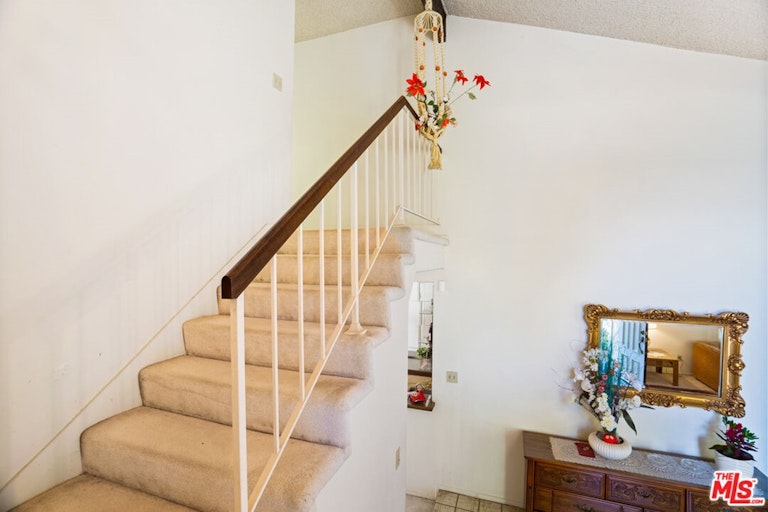 Photo 27 of 53 - 18502 Entrada Ct, Porter Ranch, CA 91326